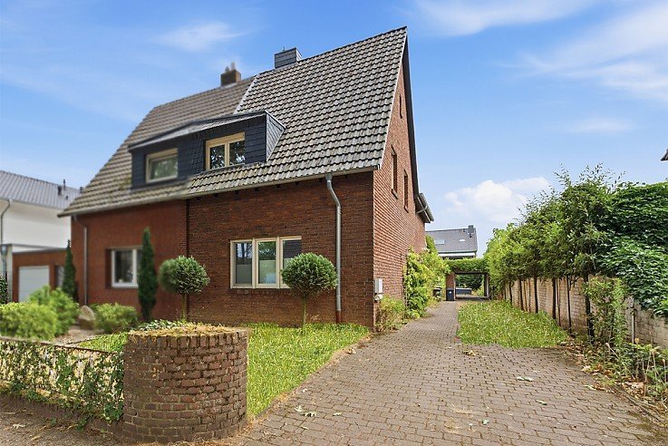 Foto Doppelhaush�lfte mit Keller und Garage - N�he Aasee - von Bocholt!