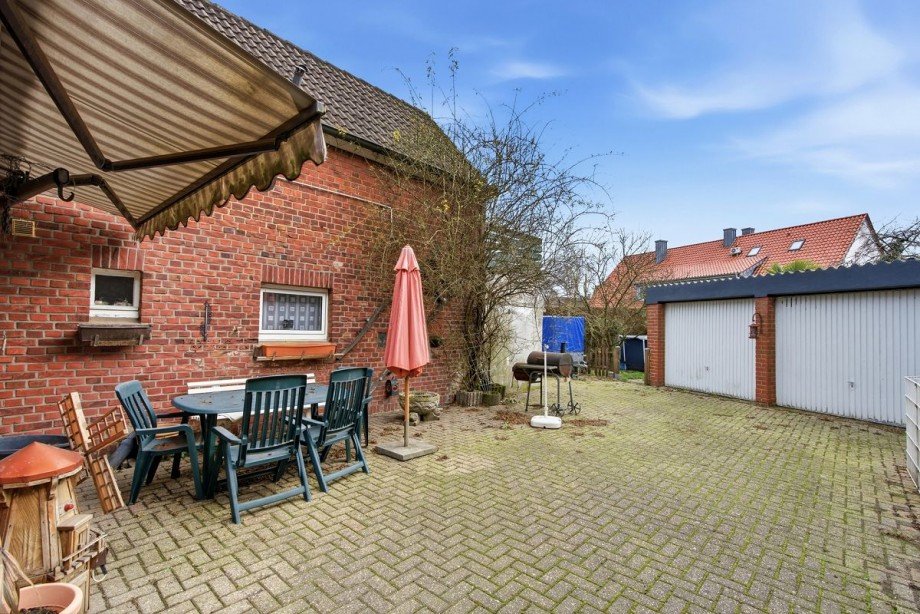 Terrasse - Garagen Zweifamilienhaus Bocholt