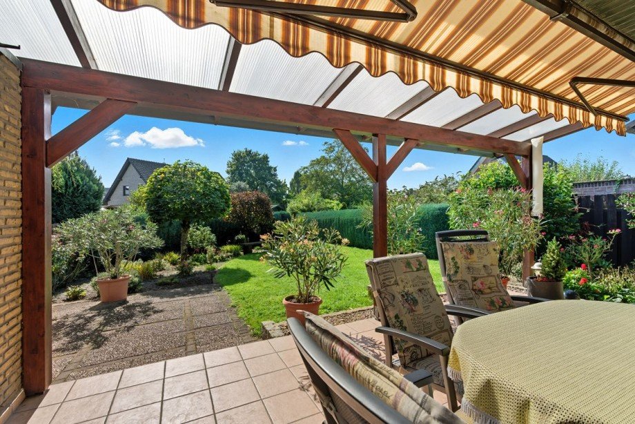 Terrasse - Blick in den Garten Doppelhaush�lfte Isselburg-Werth