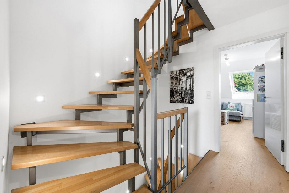 DG - Flur - Treppe Spitzboden Reihenmittelhaus Bocholt