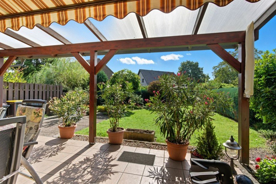 Terrasse - Blick in den Garten Doppelhaush�lfte Isselburg-Werth