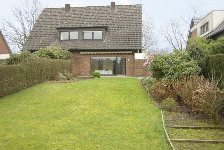 ... Garten - Terrasse Doppelhaush�lfte Rhede