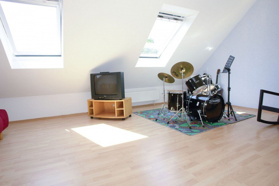 ... Zimmer im DG Reihenmittelhaus Bocholt