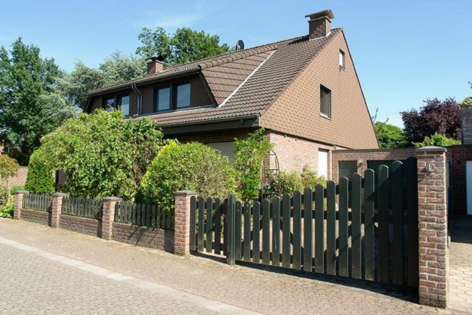 ...Ansicht Doppelhaush�lfte Bocholt-Liedern