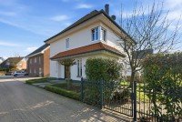 Bild (f82200c4b310f137413d078ae78e22d9): Freistehendes Architektenhaus im beliebten Komponistenviertel von Rhede!